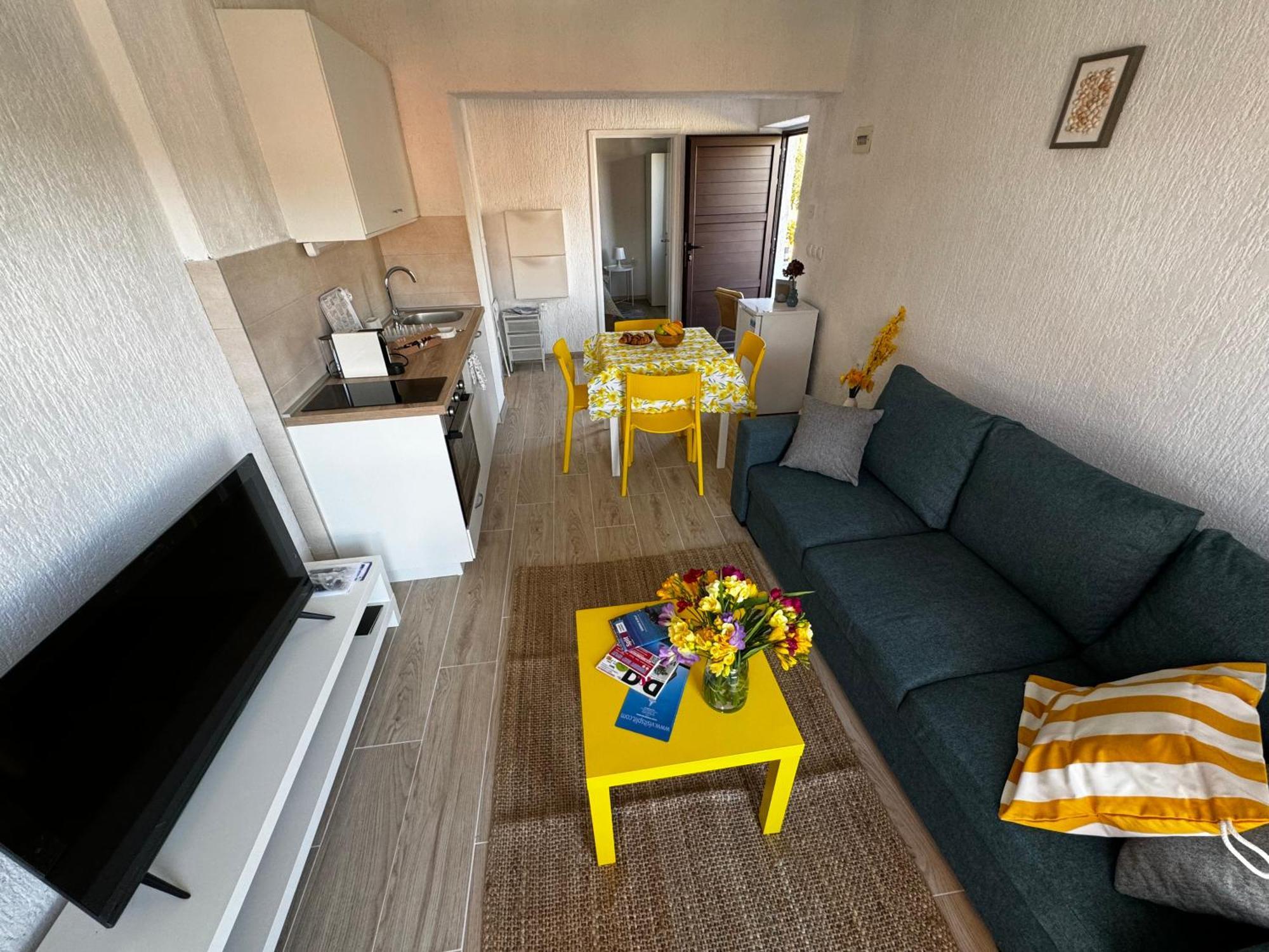 Sena Apartment *